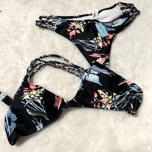 NWT cupshe bathing suit!